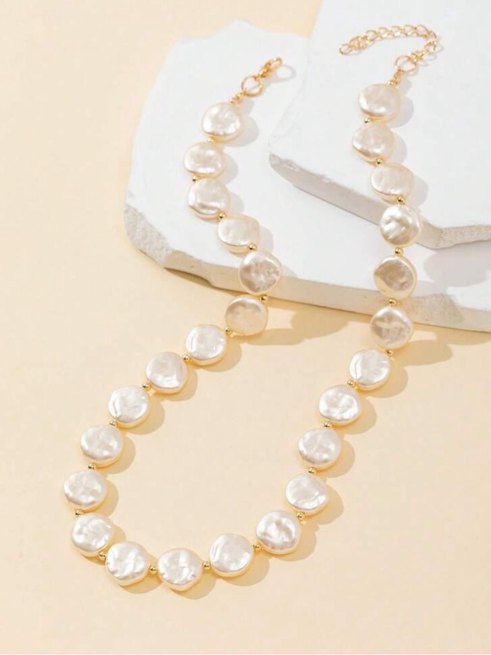 Faux Pearl Disc Necklace R791